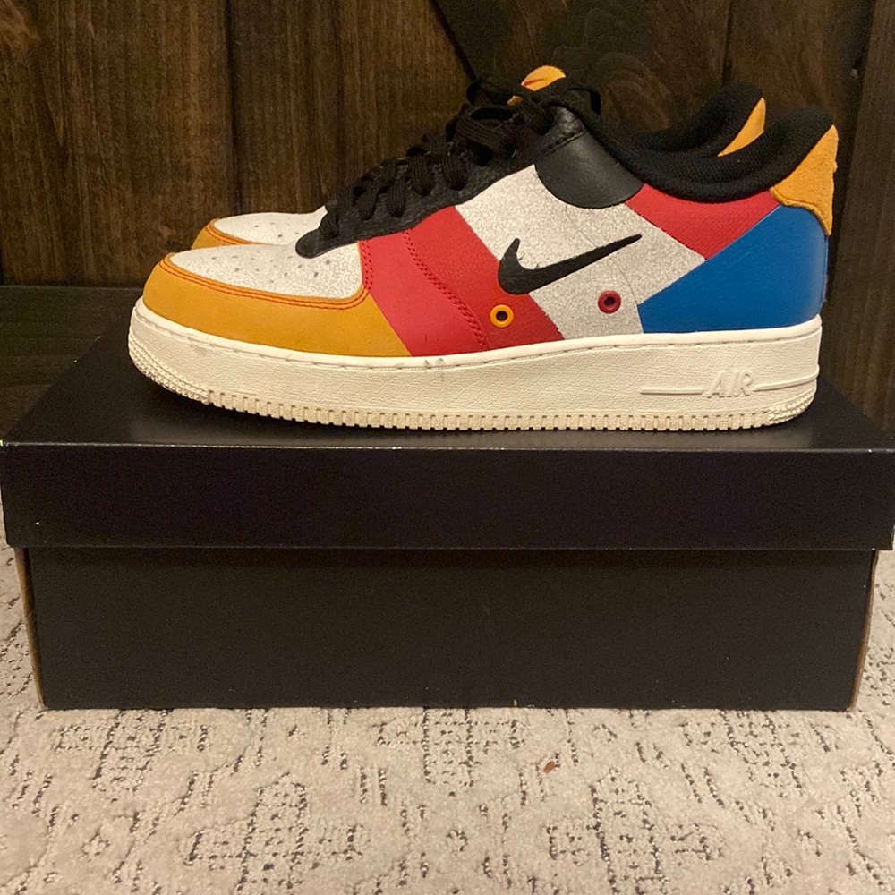 Men’s 9.5 Nike Air shoes